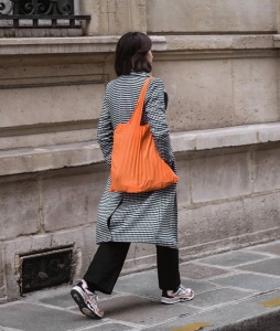 Nákupná taška LOQI Pleated Orange2